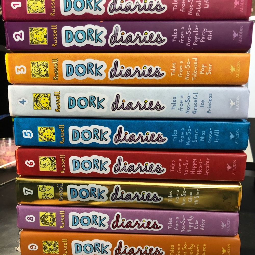 Dork Diaries Book Set 11 books